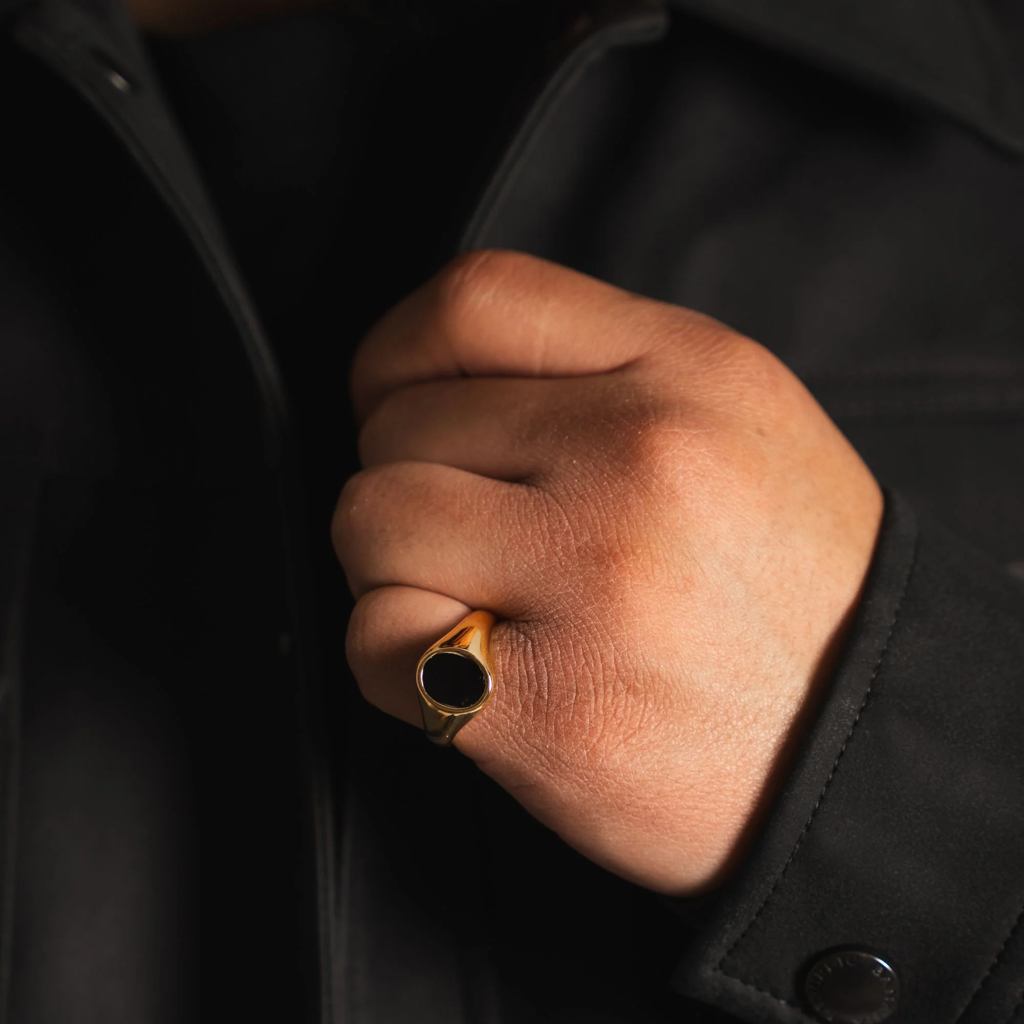 Black Onyx Signet Ring - Gold - Image 3