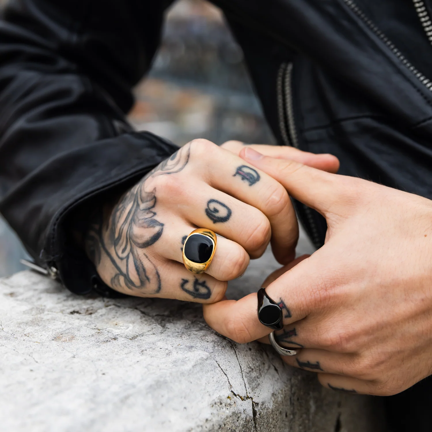 Black Polished Signet Ring - Gold - Image 5