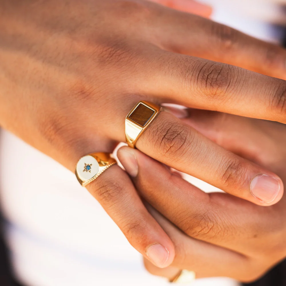 North Star Signet Red Ring - Gold - Image 3