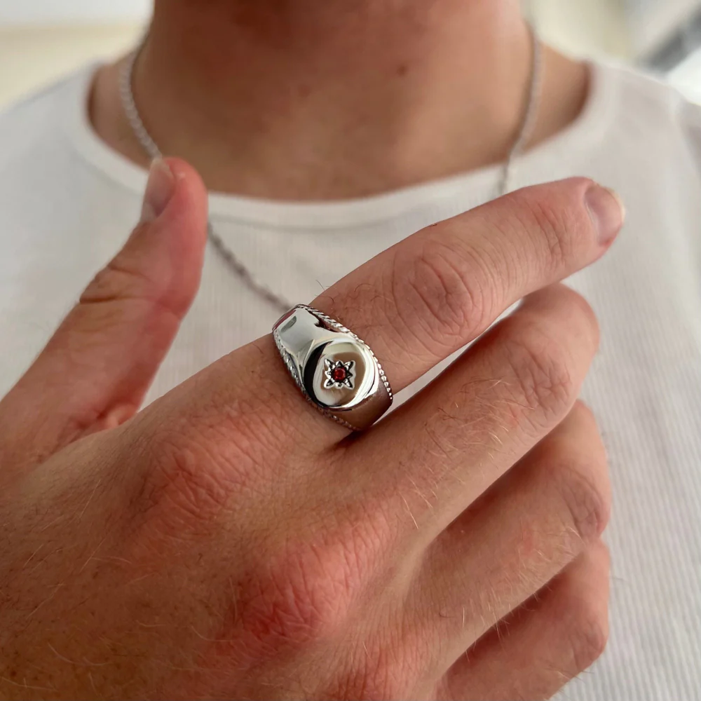 North Star Signet Red Ring - Gold - Image 6