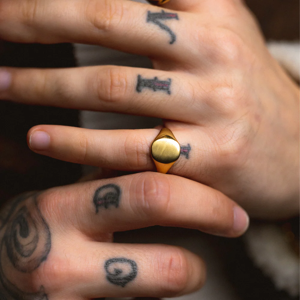 Smooth Signet Ring - Gold - Image 3